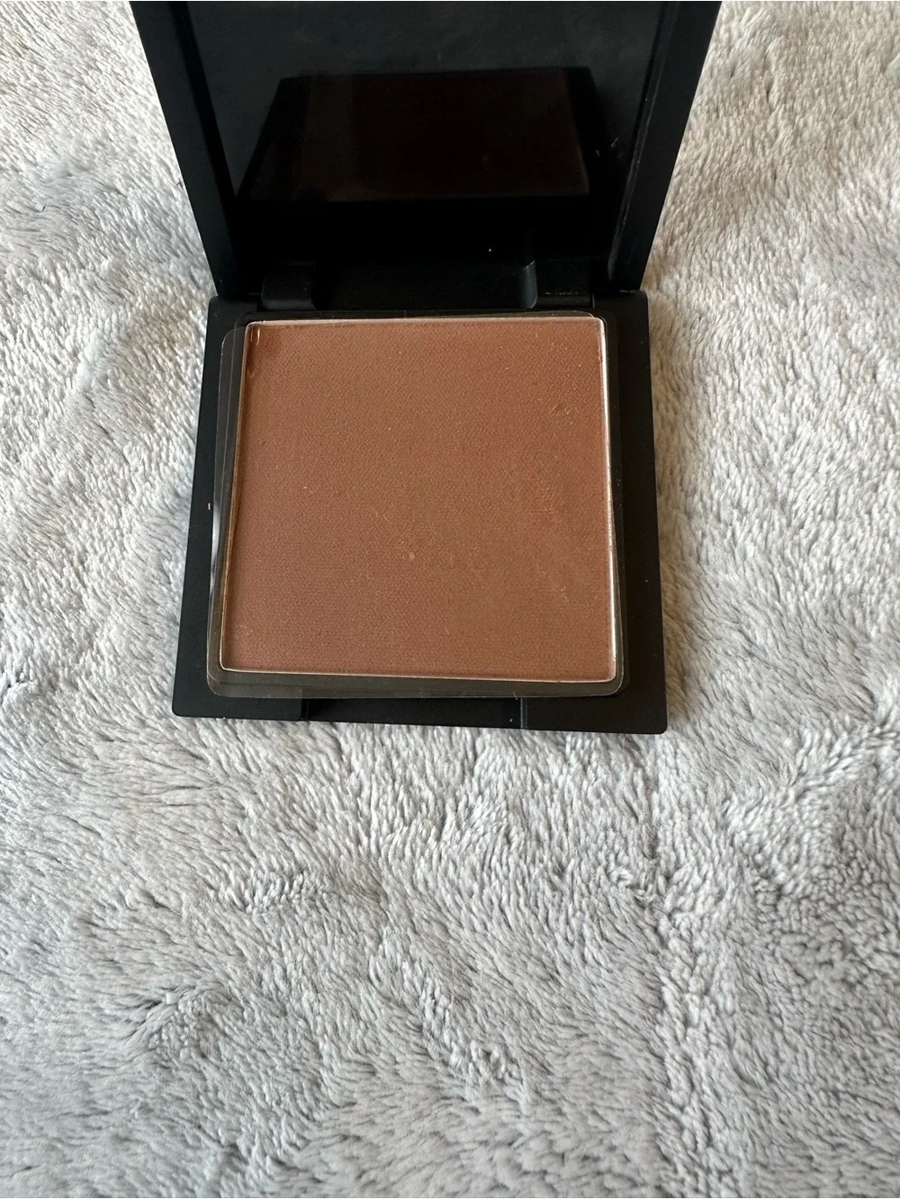 Defiance Beauty matte bronzer